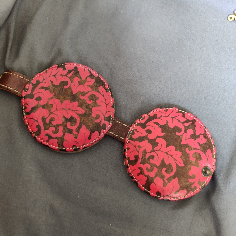GAP Compact Mirror - Picture 3 of 3